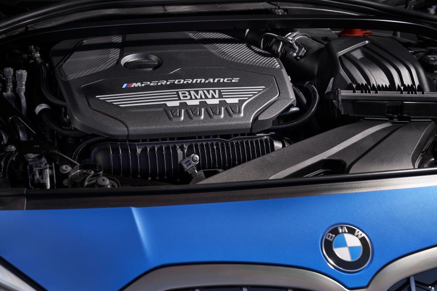 Моторный отсек BMW M135i xDrive (F40) 2019 года  (WW) (фото 22 из 189)